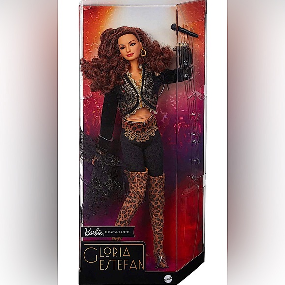 Barbie Signature - Gloria Estefan Doll - Picture 4 of 7